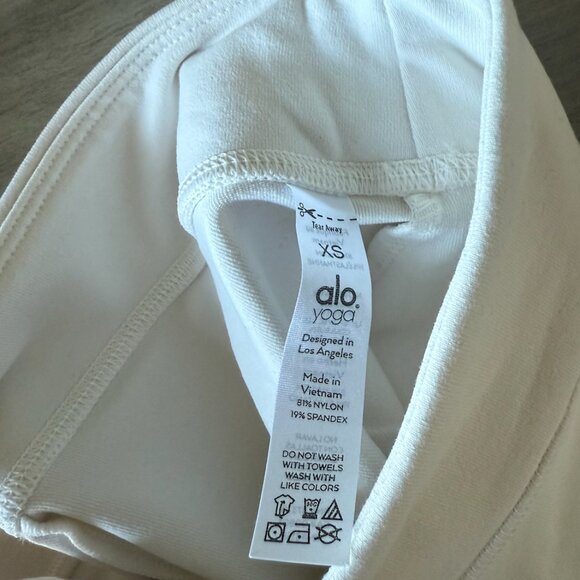 Alo Yoga Airbrush High-Waist Flutter Legging - Ivory - Picture 11 of 11